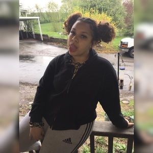 Meet your Posher, Vanessa